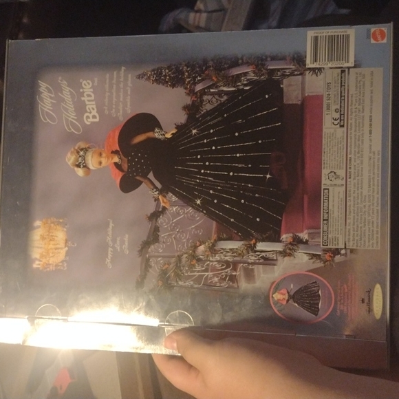 1998 Happy Holiday Barbie - Picture 2 of 2